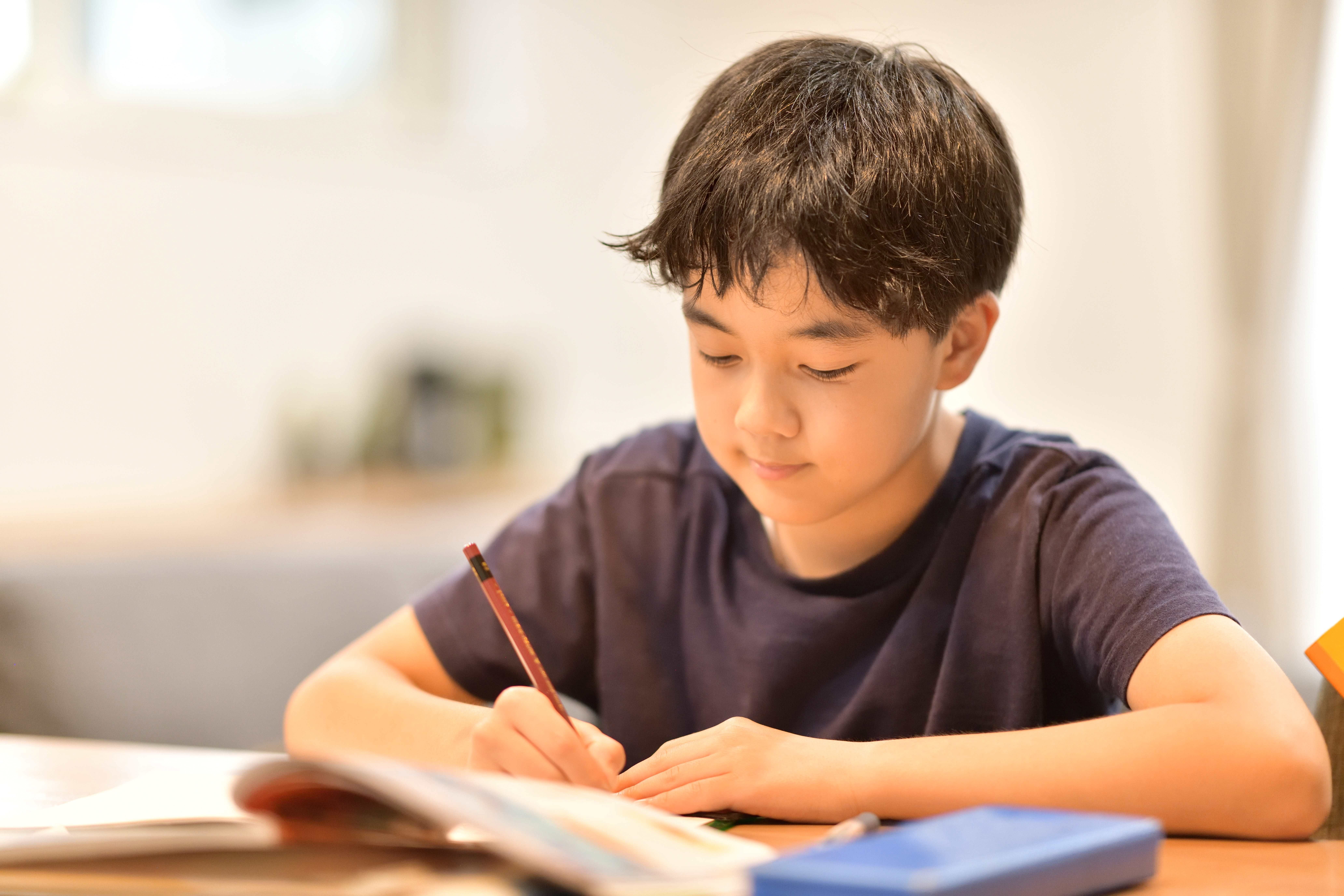 HP image boy writing